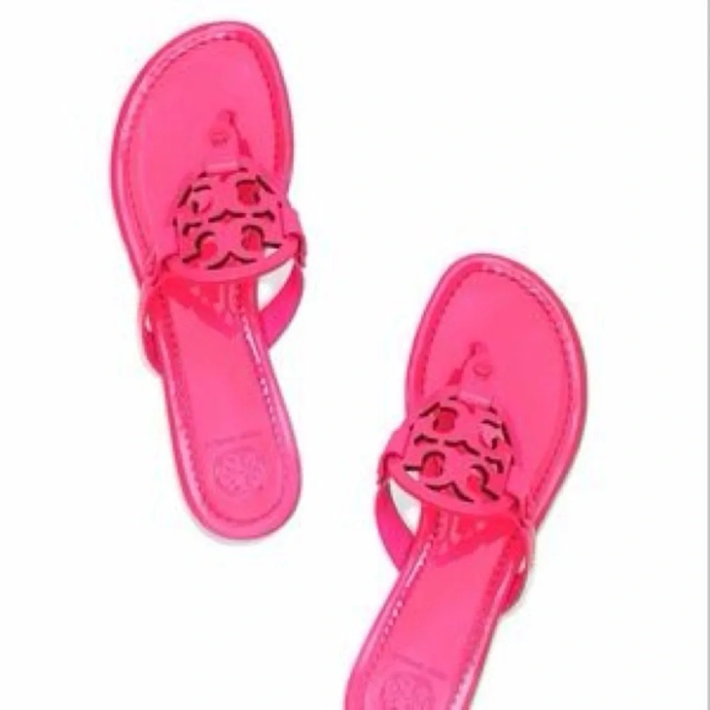 ⭐️Tory Burch Miller Neon Flourescent Pink Fuschia Sandals size 9 ⭐️